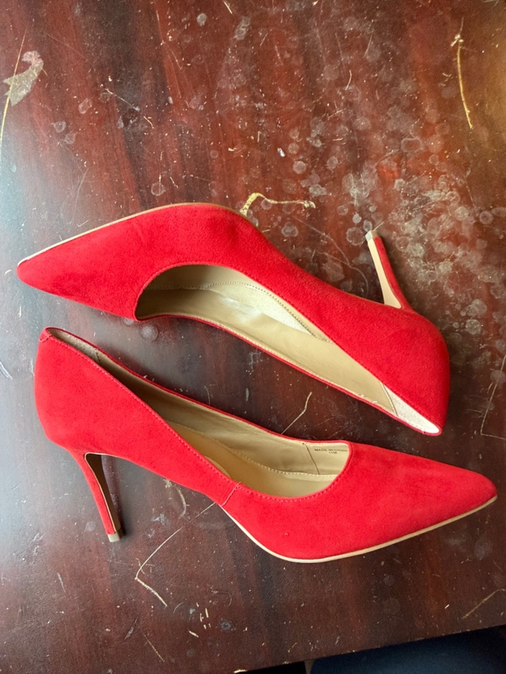Like New Banana Republic Pointed Toe High Heels in Red and Nude - Picture 4 of 13